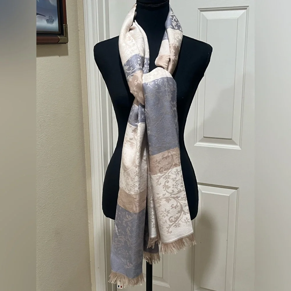 DRAEGER MADE IN FRANCE ELEGANT MICROFIBER SCARF SIZE 76”X 28” GRAY/ CREAM